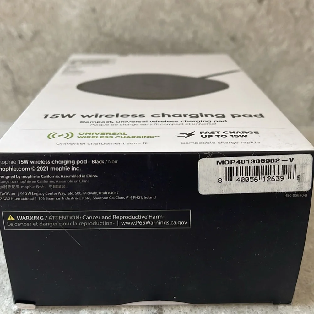 Mophie 15W Universal Fast Charge Wireless Black Charging Pad w/Power Adapter